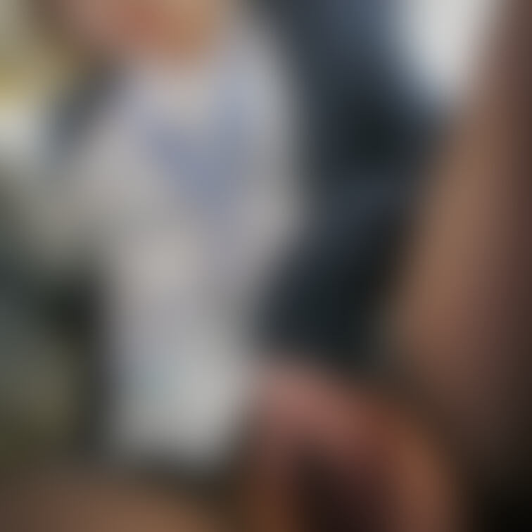 職場でくぱぁ。顔出しです！