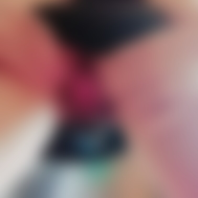 【自撮り】まだ処女だった頃の……。
今ではある意味レア写真。