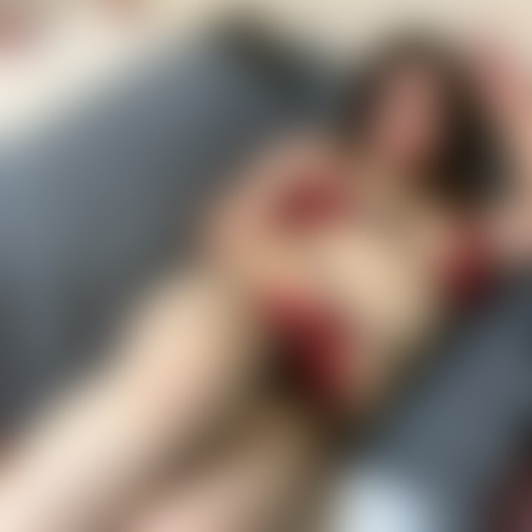 あやかです🐣
自分で言うのもなんですがヤリマンちゃんです😝
色んな人とエッチしたり色んなエッチのプレイを楽し