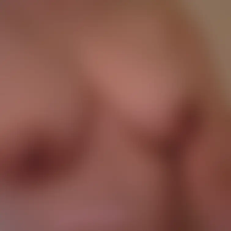 こーんなおっぱいしてます♡お口で指で可愛がってほしいなあ