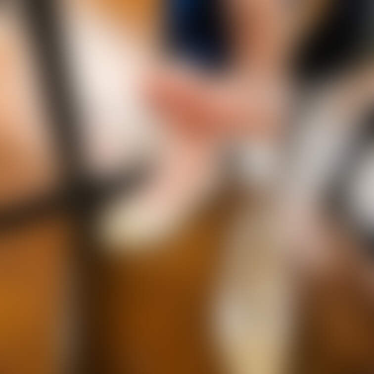 素足パンプス@カフェ