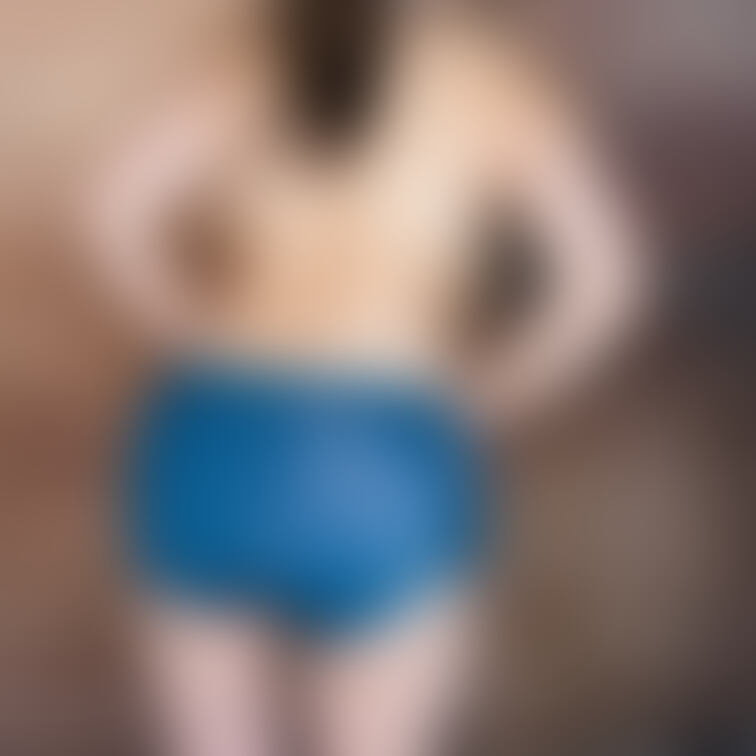 パンツ脱ぐよ^ - ^
あっ、チラッとね！