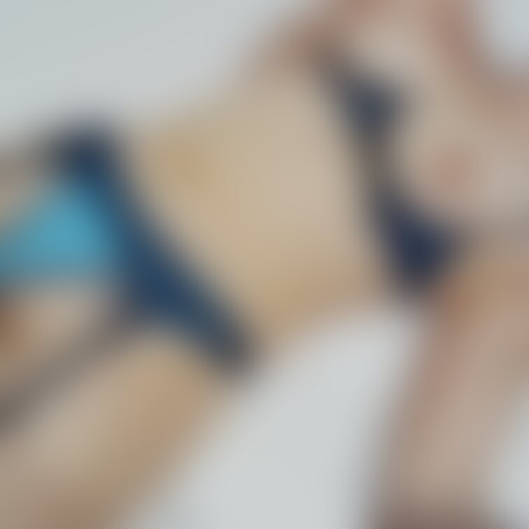 肉便器堕ちした巨乳人妻セリナ。
電マの刺激で我慢できずにがっついた様子でフェラしてきます。
エロいフェラでたっぷり奉