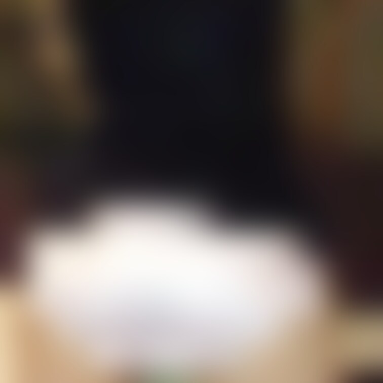 【神乳濃厚マゾっ子ちゃん】今度は後ろからお尻をどうぞ❤️あとでわかりますが、このオシリはだらしなくてスッケベな、ホント困
