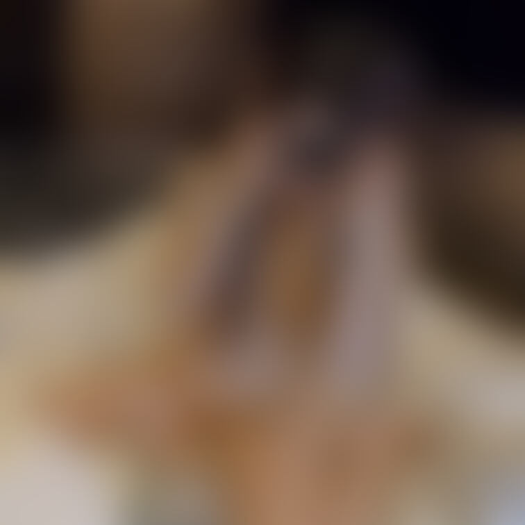 まり23歳看護師

夜勤明けのところ、ホテルに呼びつけて○○○束。
目隠しして○○○束したので、何されているかわか