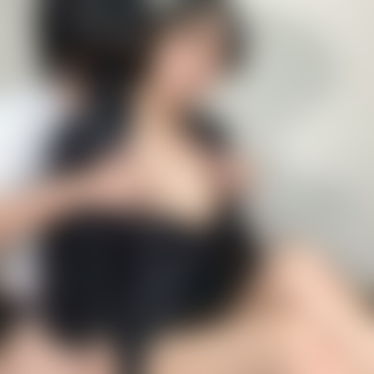 プラン内でハメ撮り個人撮影している素人の女の子です！おっぱいも綺麗な子が好きなんですよ★ちなみに個人的には脚フェチです笑