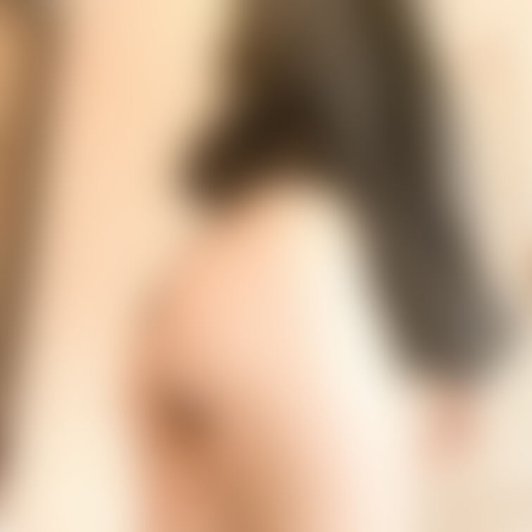 黒ベビードールの自撮り写真を投稿開始です!ぎりぎりきわどい!見えそうで見えない!満載です!