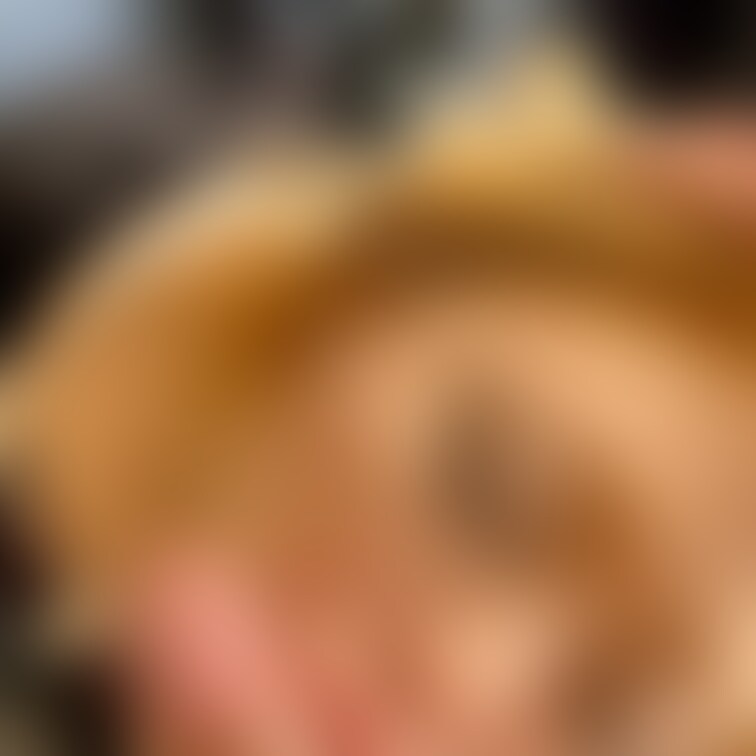 派手髪ギャルのイラマチオ💕
竿舐め、玉舐め☺️
風俗嬢より気持ちいい！