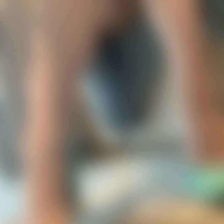 地べたからのアングルの杏の脚元 太もも付近♥️
犬目線のアングルだよ？
君にピッタリだね？