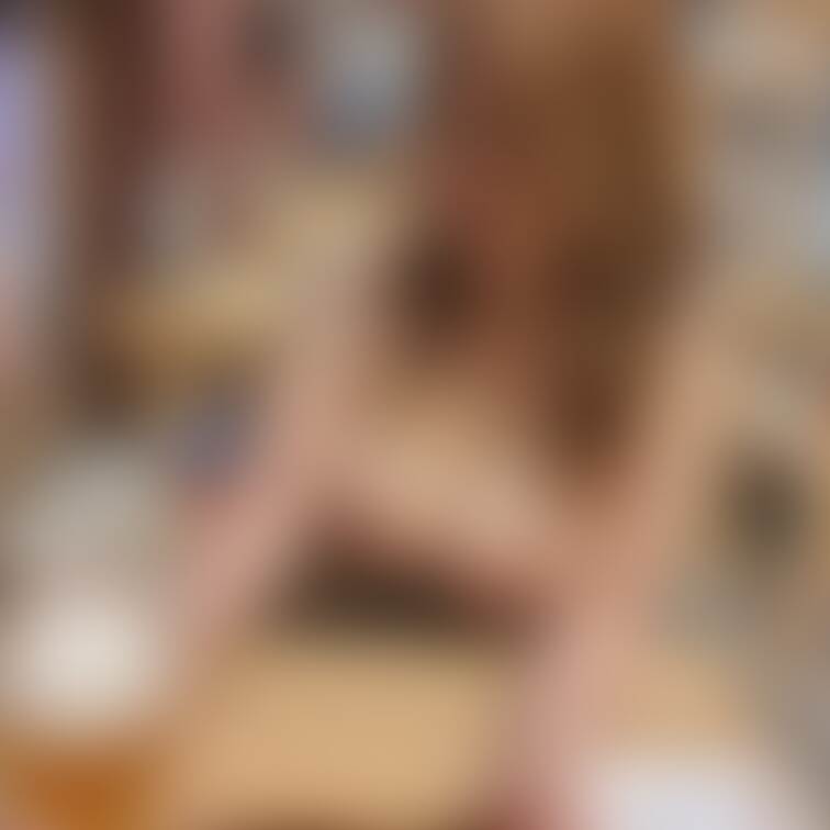 デリ嬢の妻ゆいママと牡蠣居○○○屋で一杯🍻
つまみは、爆乳デカ乳輪に💦濃厚牡蠣🦪
乳出し食事会開宴ですよ〜