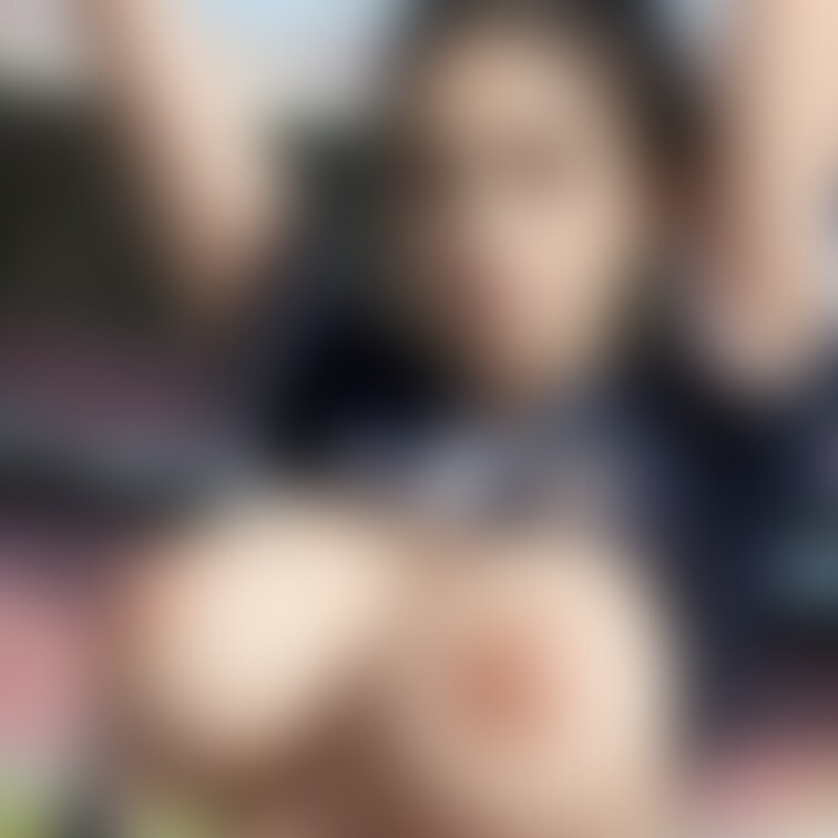 サッカーユニフォーム爆乳○○○女子💕