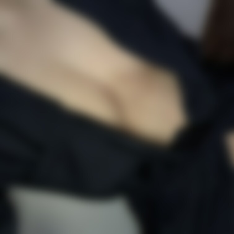 後輩君にマッサージしてもらいました…

気が付くといつの間にか乳首を触られ乳首を摘まれキスをされ…

下着を濡ら