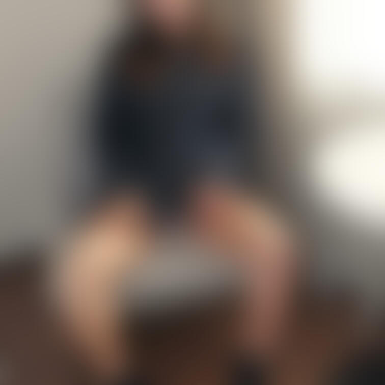 ブレザーのミニスカートから見えるパンツは好き？
-----------------------------------
