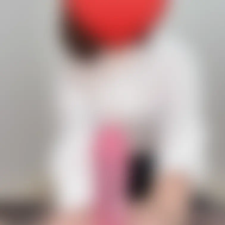 実はお胸で挟むのは未経験なんです🫣

おもちゃをヌルヌルにして挟んでみたよ！
動画はオトナ部屋限定なので、サンプル