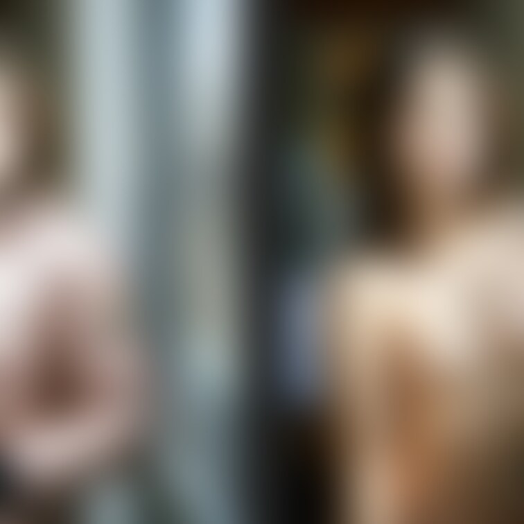 着衣と脱衣を並べた画像です。画像№1210
