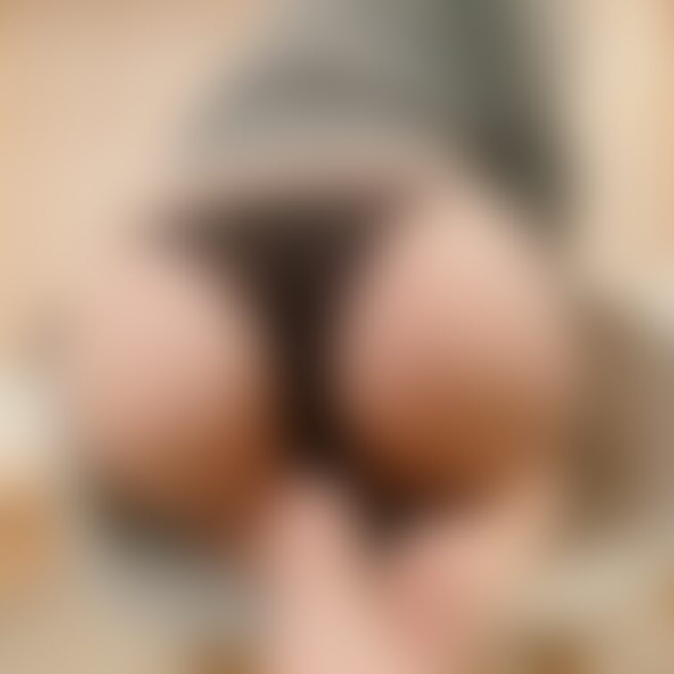 撮れたてのエッチな自撮り写真です……お肉に挟まれてみたい？