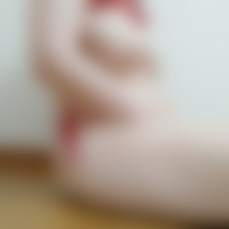 だいぶ前の動画のオフショット✨
おっぱいが垂れてる(〃∇〃)
お辞儀してるみたい🤭
