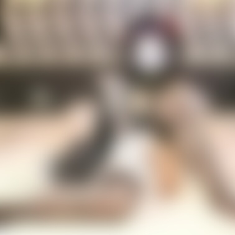 あちゃーっ見えちゃってるぅっ！