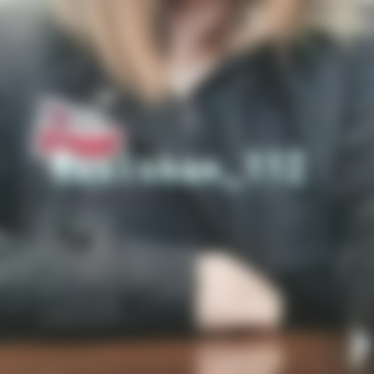 スーパーのイートインコーナーで😳