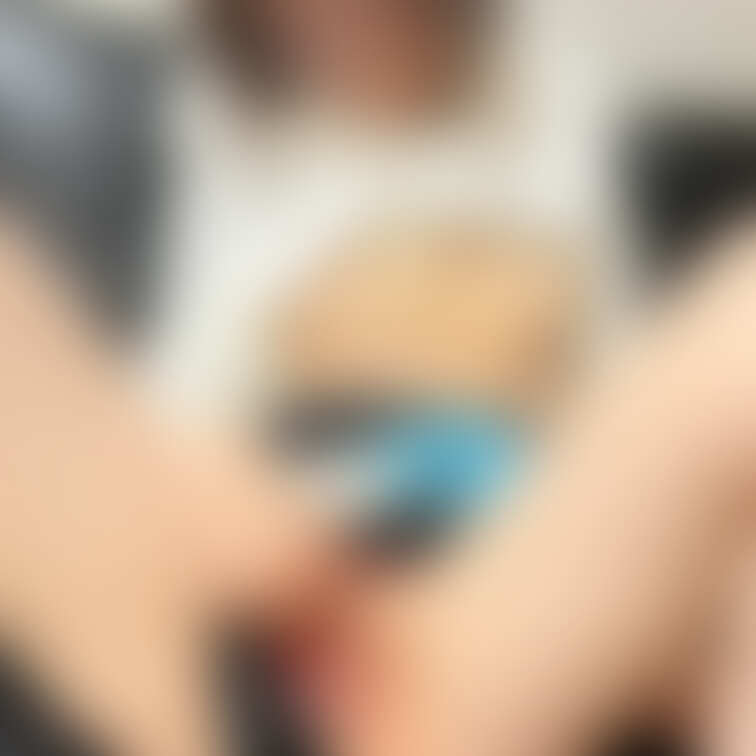 このバイブ突っ込んだまま露出お散歩行ってきます😖❤️見てほしい😖❤️
🔰私と直接連絡先を交換して肉便器に育てて頂