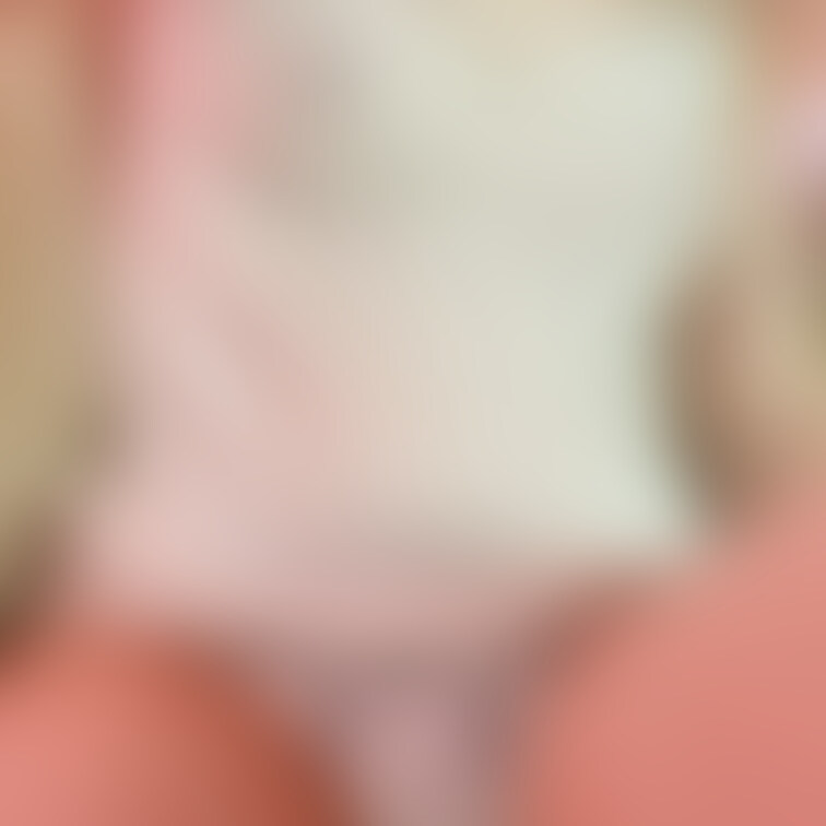 会員様向け( ˶'ᵕ'˶)
乳首見えちゃってる…