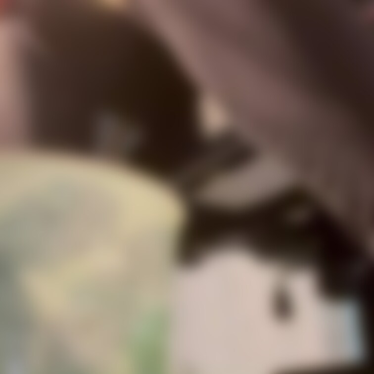 寒いからお手洗いには行きたくないけど、おしっこはしたい(´；ω；｀)
I don't want to go to th
