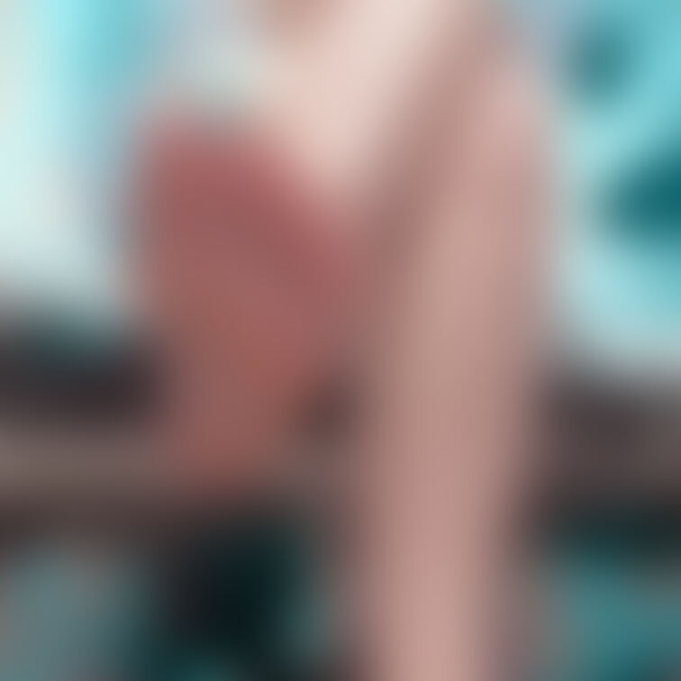 足裏が一部で需要があると聞いて👂👂
足元いて何したいのかな🤭