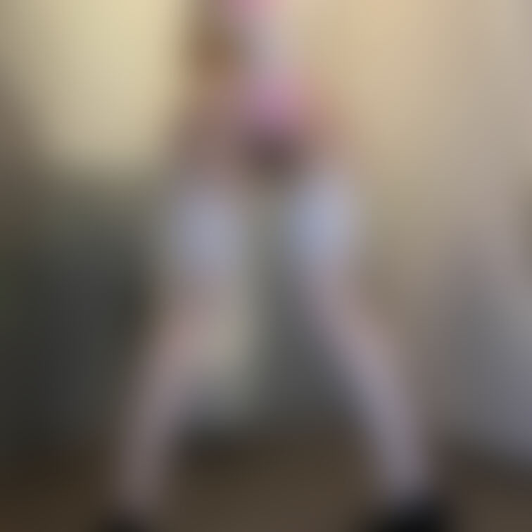 Xの続きです🧡 キツネコスプレでアナルプラグ尻尾挿れて公園露出お散歩😖🧡公衆ト◯レで知らないおじさんにちん媚びしてます😖