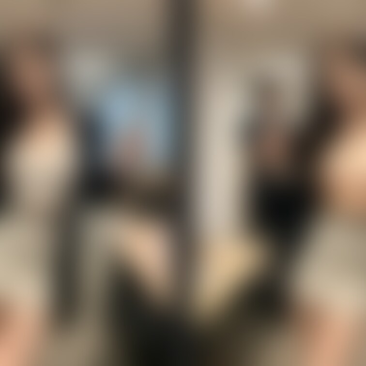 着衣と脱衣を並べた画像です。画像№522