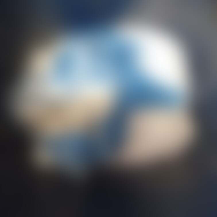 妻の着用した下着です。
女子会に着用したセットです。
ブランド ヒミコ
色 ブルー
形 Tバッ