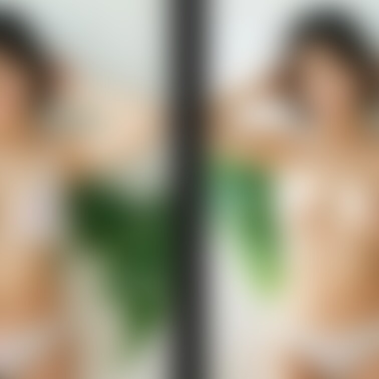 着衣と脱衣を並べた画像です。画像№760