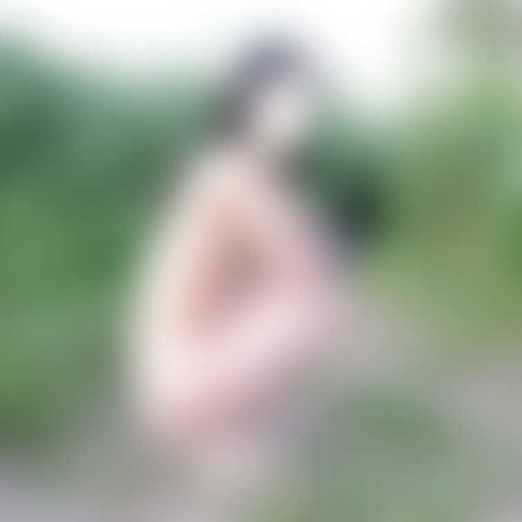 オフ会参加一般女性をゲイのたまり場に連れ出したシリーズ。今回は美しいヌード。今までは顔を強引にカットしてましたが、ボカシ