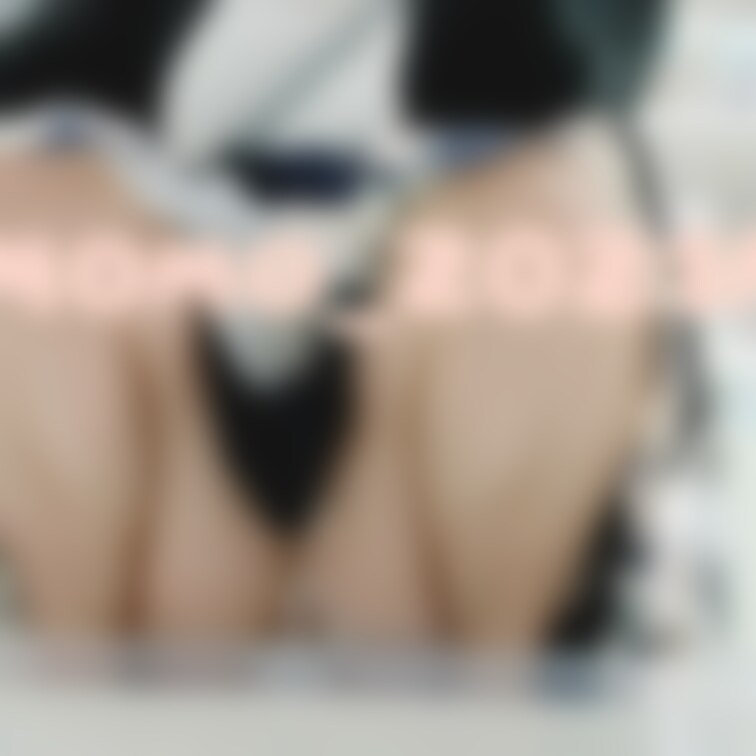 リサイクルショップでしゃがみくちゅくちゅしてます(/ω＼*)
すぐ近くに人がいたので、あまり大胆なことは出来ていません