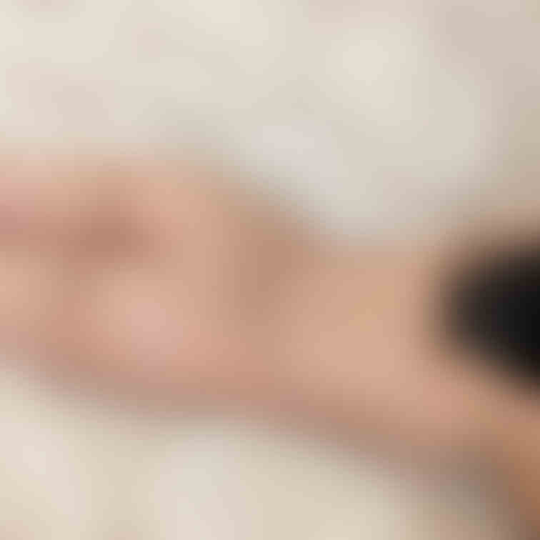 美尻と微乳を見て下さい。
会員プランではア◯ルまで見て下さい💞