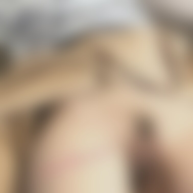 今日はnineとノーパンでお出かけ💝
お股の所はボタン外しとくね👅