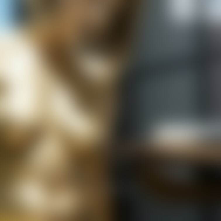 金粉オフィスレディ (ヌード版) part 2 / Golden bodypainted office lady nud
