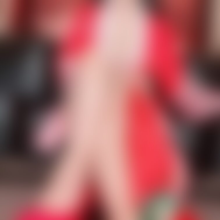 ボアハンコックでえちえち💕part③
アニメキャラコスプレは初挑戦😆 
玉パンも今回初めて履きました❣️玉パンの威力