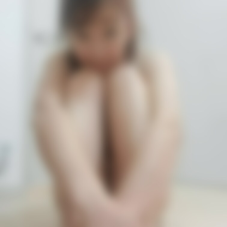 お気に入りの
黒パンツ履いたので
見てね！