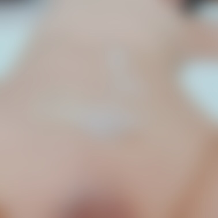 使用済みのゴムと白い液をお腹に載せて一緒に撮ったよ🥺お腹に精子かけてもらったけど温かかった🫶💓いつもえっちの時はゴム中で