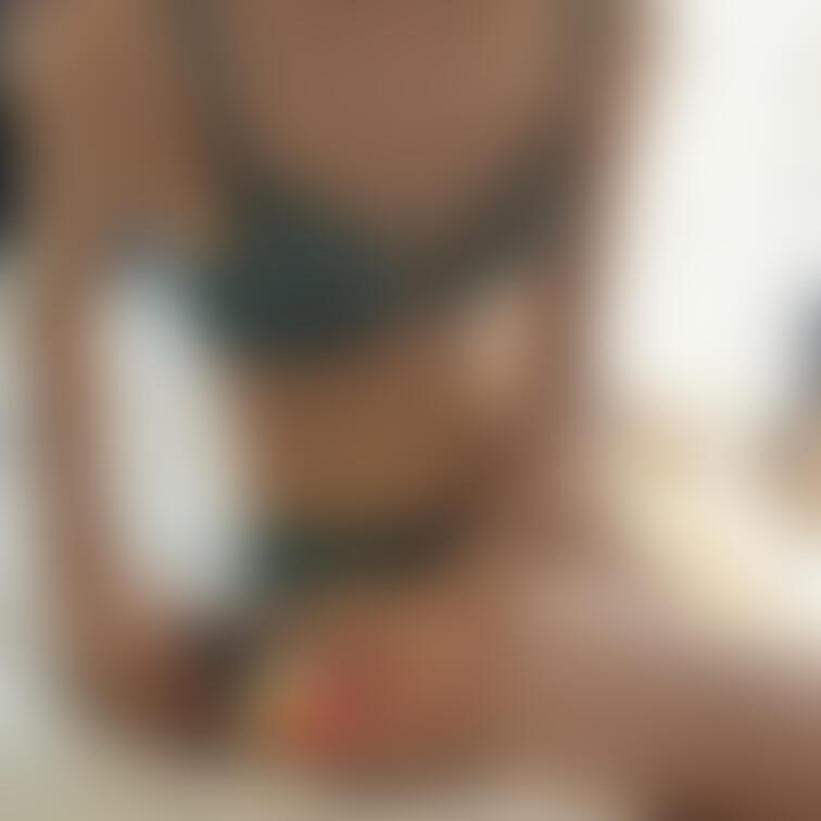 ブラ無しのまま押し入れのストックしてある食べ物をチェックしています