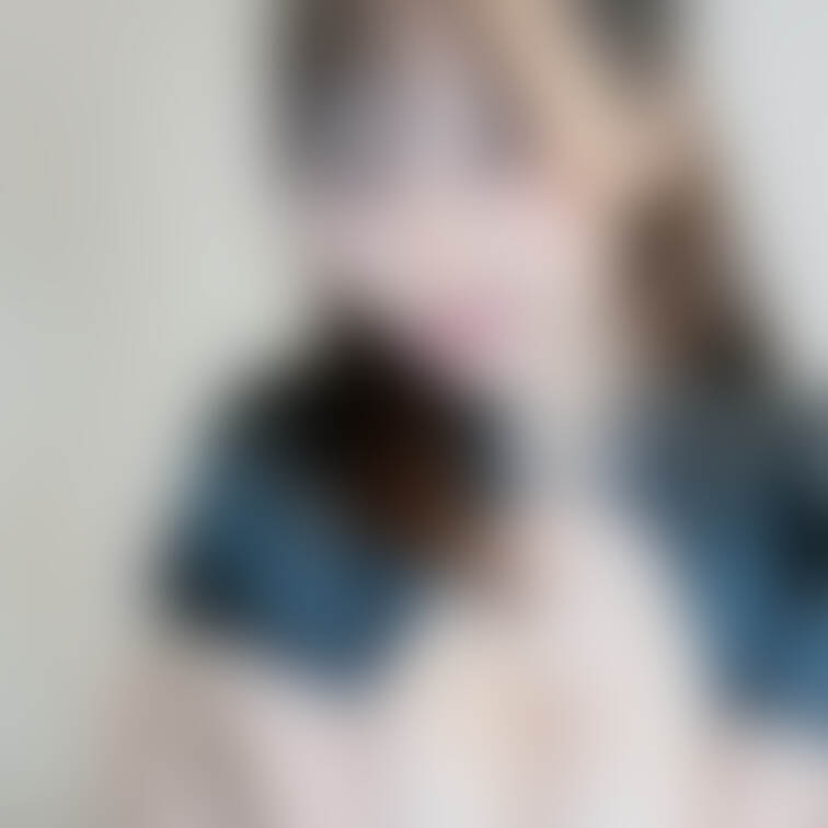 初投稿です❣️
これから沢山えっちな画像を動画を投稿していくよ❤️
応援してね☺️