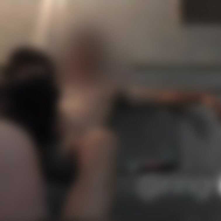 男性にカメラにお尻を向けて舐めてと言われ・・
濃厚乳首舐め＆フェラ💖
(4分30秒動画)