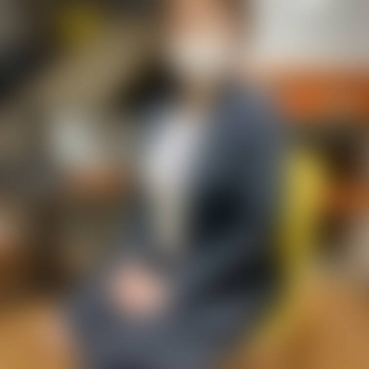 スカートまくられてお尻なでなでされました😆