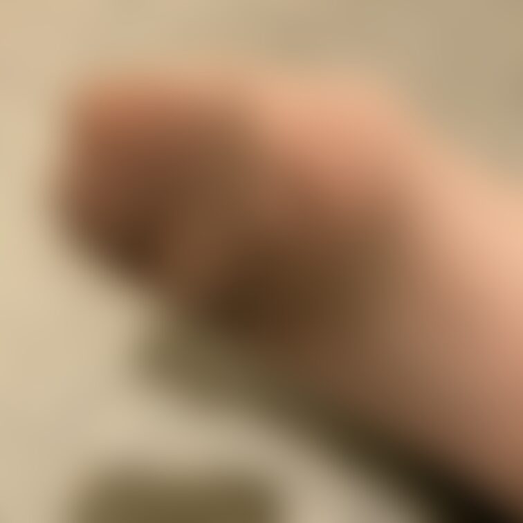 仕事忙しすぎてヤバ߹ - ߹ 脚は当たり前にムレムレで臭い(^-^)