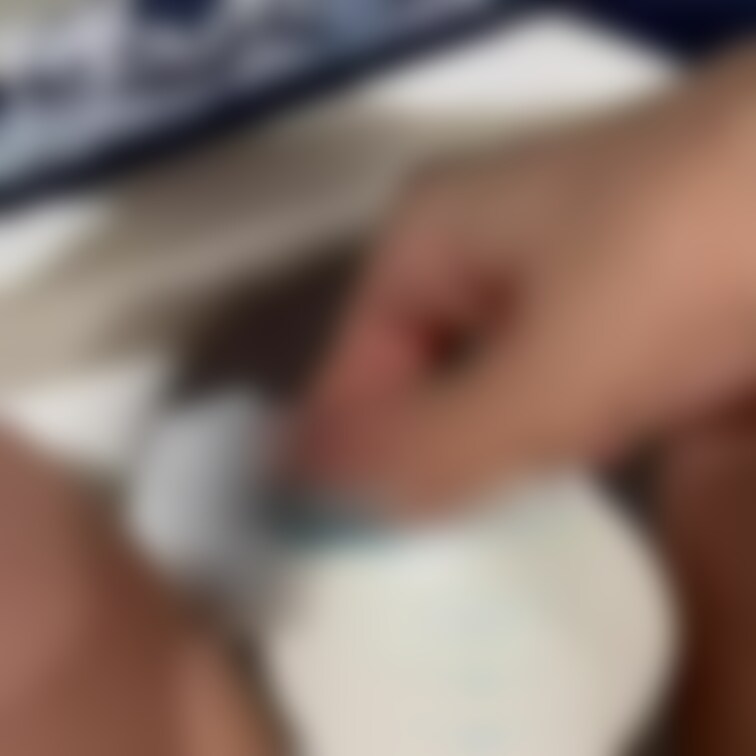 月一通院の病院にて検尿
カップに当たるおしっこの音と、色を楽しんでいただければ。
短めなので少しお安してます。