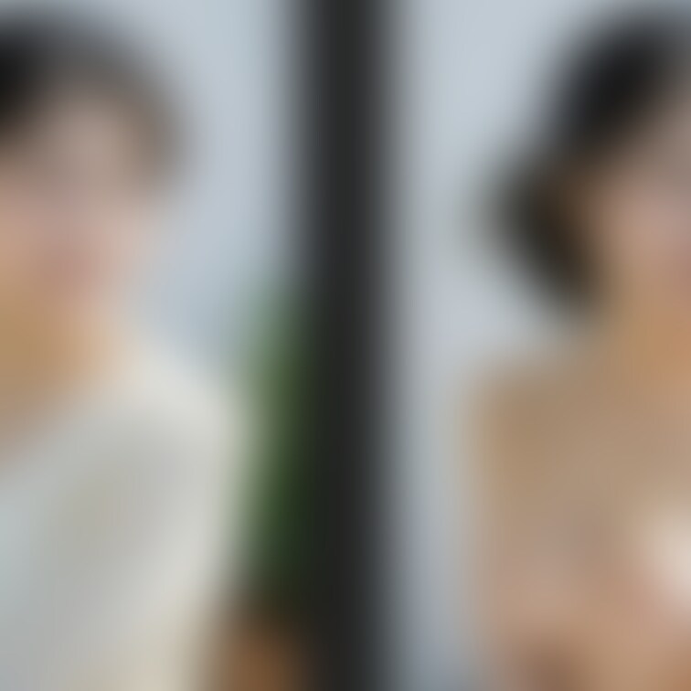 着衣と脱衣を並べた画像です。画像№533