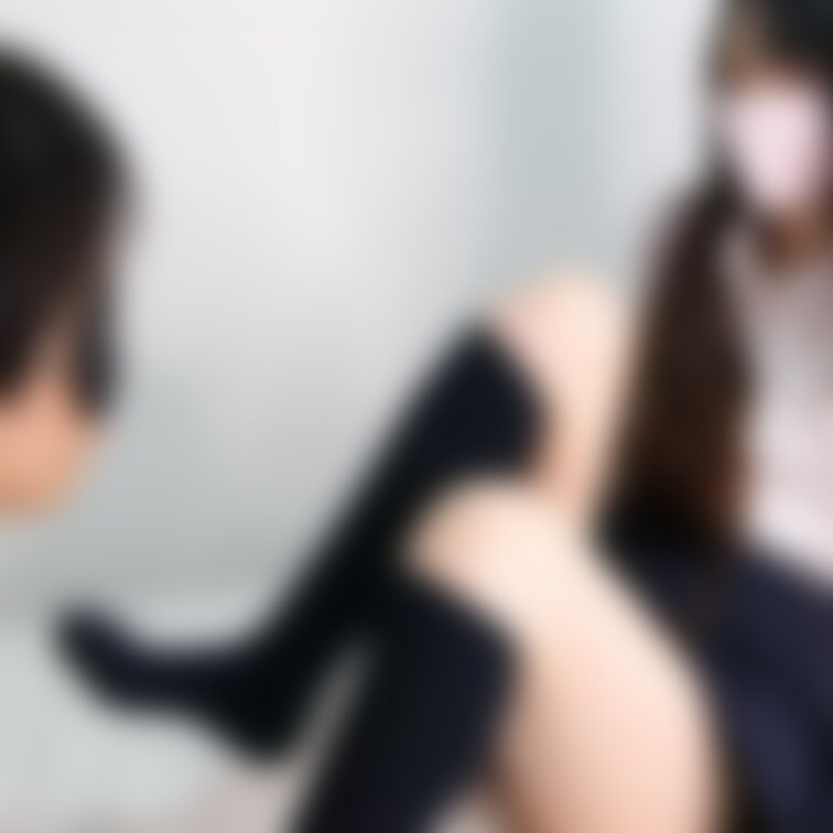 紺ソックス動画の前編を投稿しました、素足派の方はごめんなさい😌
高１の時から愛用してるソックス、新品より嬉しいですよね