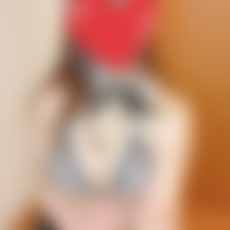 マイクロビキニのえっちなメイドだよ❤️
ご奉仕したいな🥺