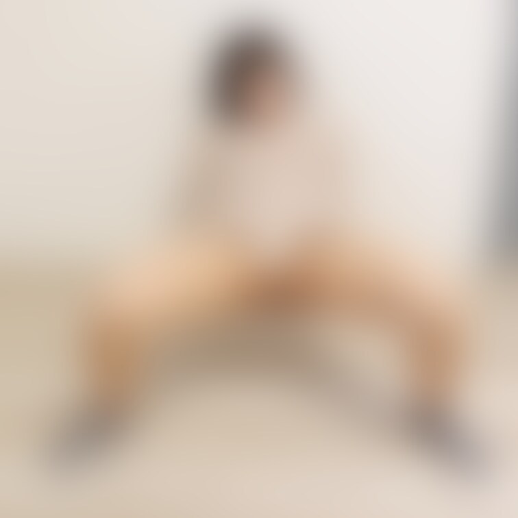 予告画像です。りんのマン文字その2。動画公開をお楽しみに。

セクシーアイドル虎の穴・りん編（顔出し）
https