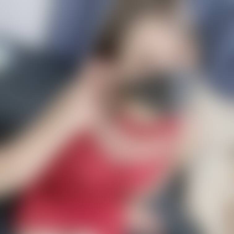 髪色黒に見えたでしょ？♡
光当てたらアッシュグレ-なんだぜ❤️
バッサリ切ったけどちゃんと結べちゃいます🥰